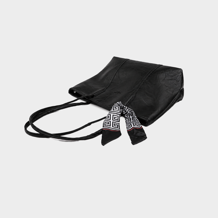 Black Shoulder Baggue