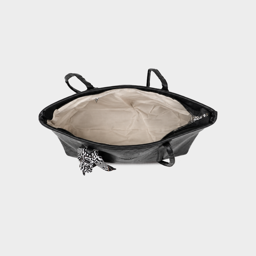 Black Shoulder Baggue