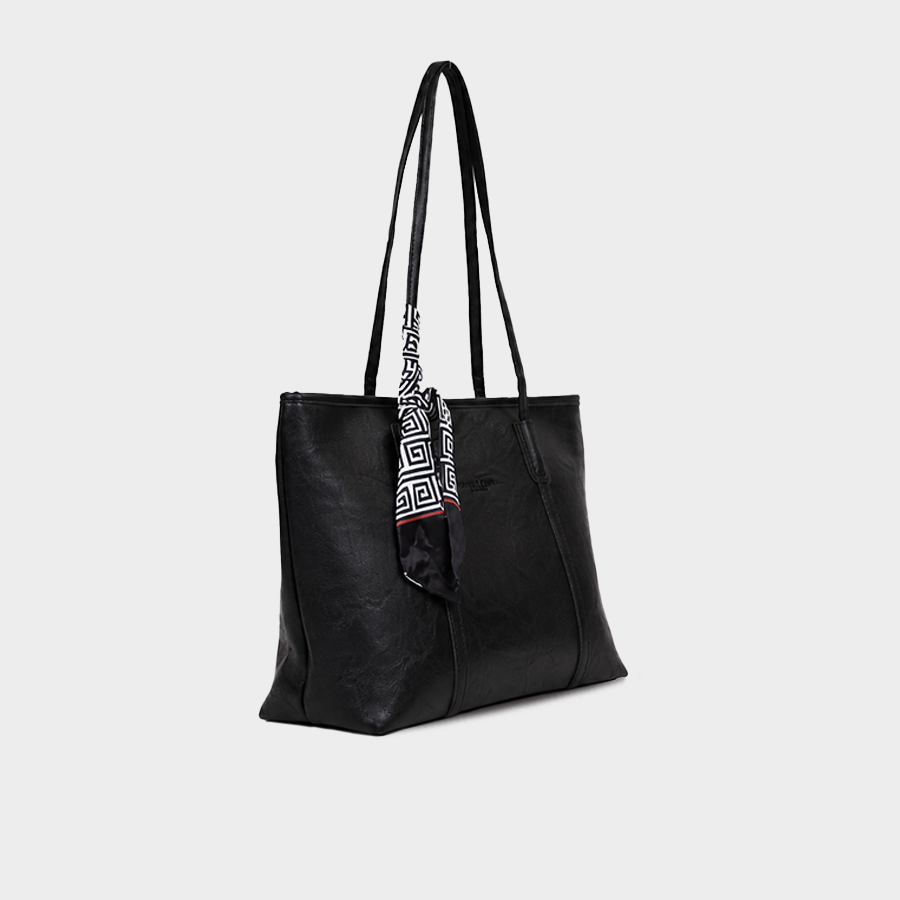 Black Shoulder Baggue